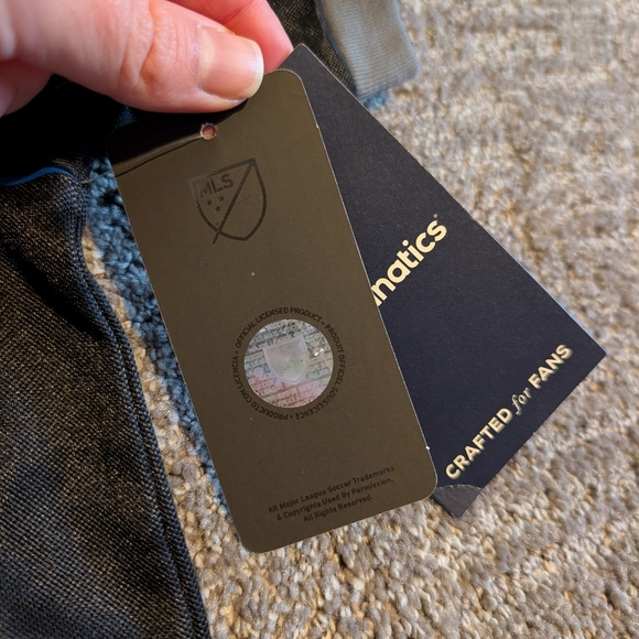 NWT Fanatics Seattle Sounders FC Black and Blue Logo Men's Shirt - 2XL - Picture 9 of 12